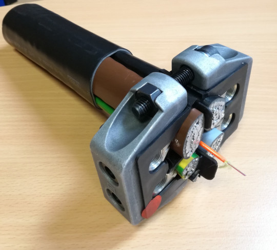 3. T spojka pro spojení distribučního kabelu a domovní přípojky