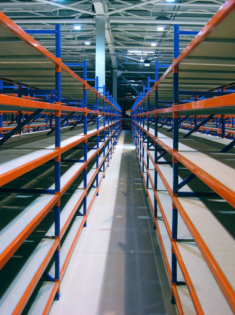 11. Policový regál