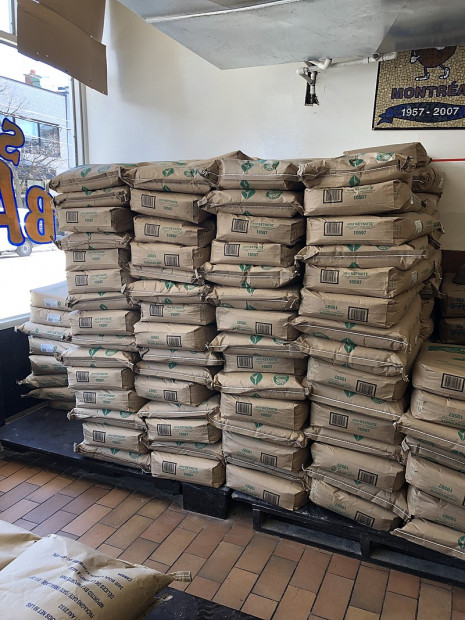 Sklad mouky pro výrobu pečiva