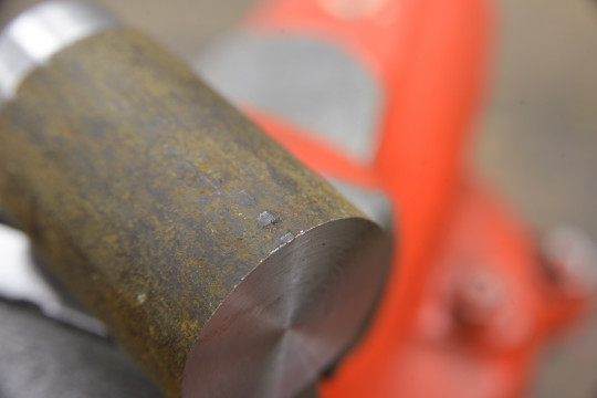 37. Otlačená ocel od čelistí