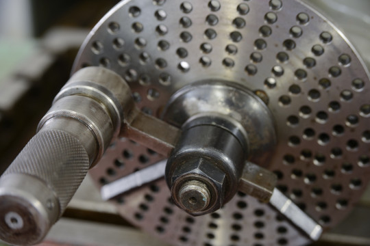 47. Příklady středicích důlků z praxe – hřídel na děličce k frézce