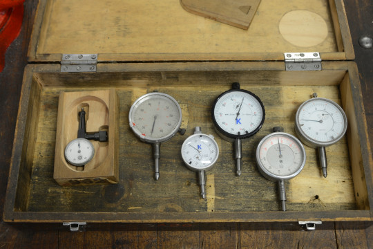 52. Úchylkoměry všech druhů