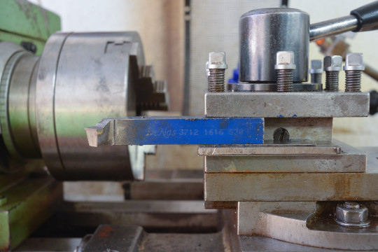 59. Příliš vysunutý nůž z hlavy 