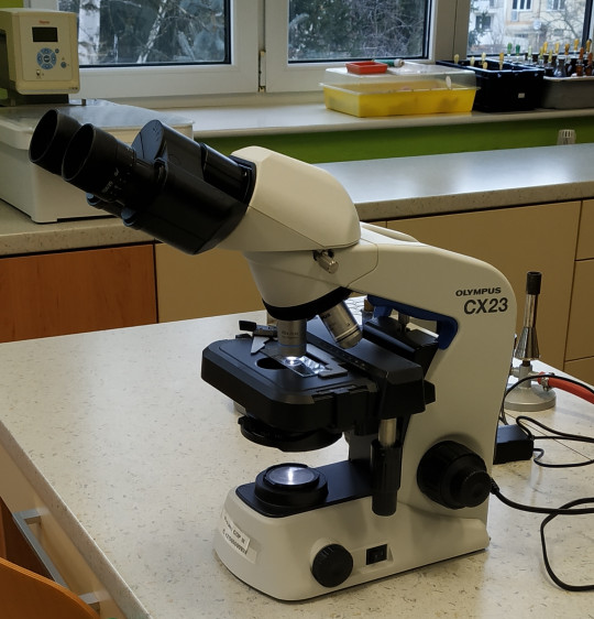 38. Mikroskop Olympus CX23