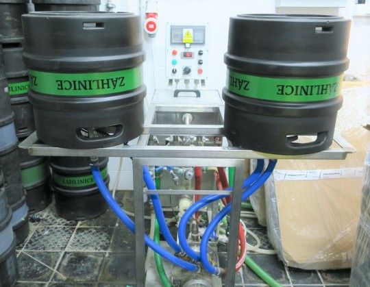 45. Mycí a sterilační zařízení KEG sudů