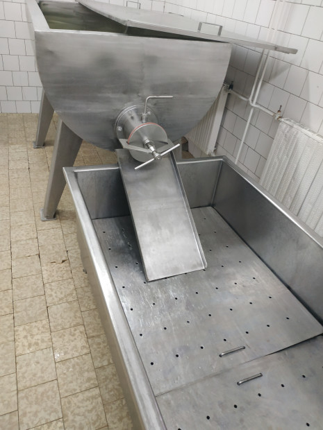 25. Odkapní vana na tvaroh