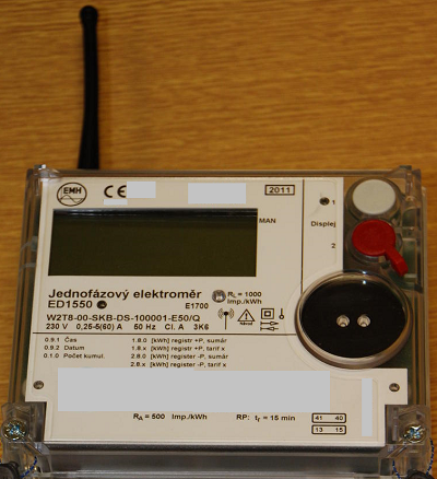 8. Inteligentní elektroměr vybavený bezdrátovou komunikací (anténa v horní části)