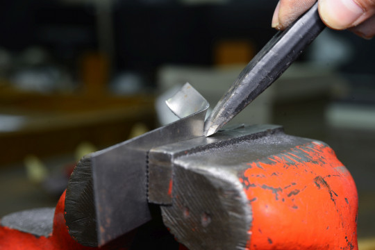 Sekáč příliš postavený