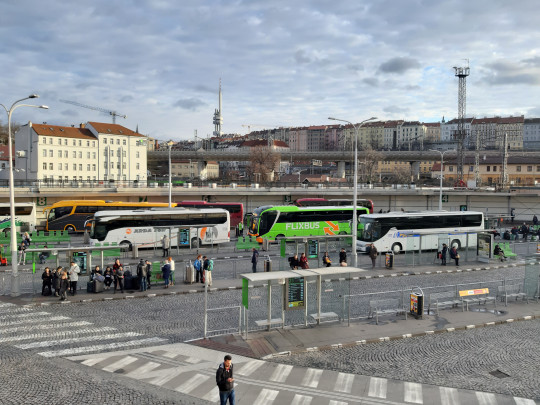7. Autobusové spoje provozované na podnikatelské riziko dopravce na ÚAN Florenc.