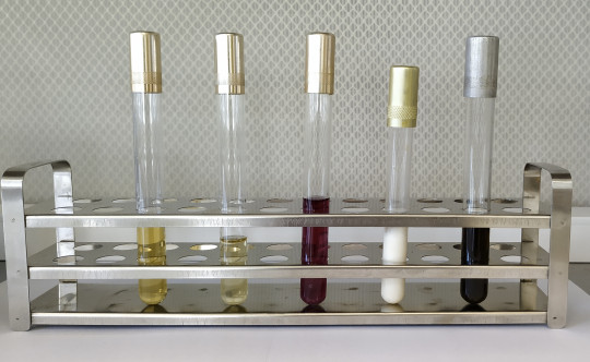 2. Tekutá živná půda ve zkumavce