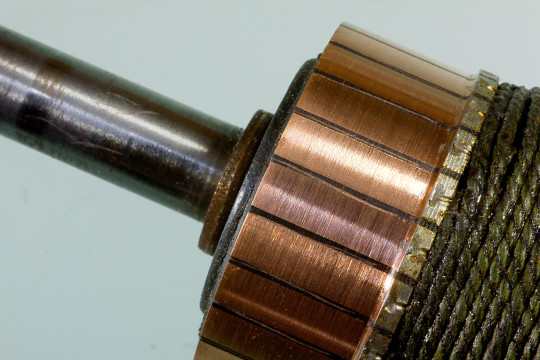 18. Komutátor střídavého motoru. Zdroj: [24]