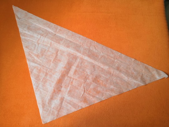 7. Trojcípý šátek