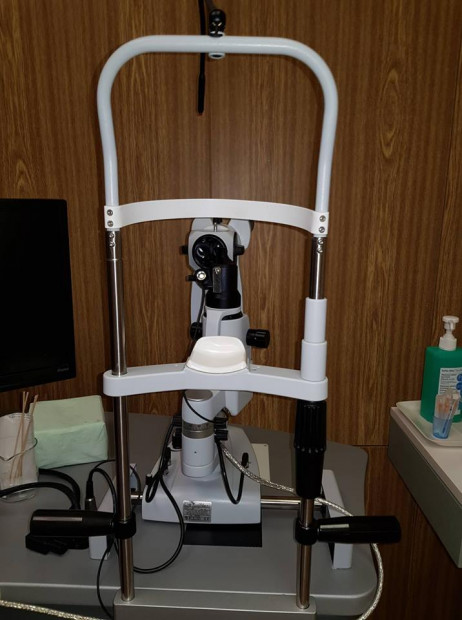 4. Štěrbinová lampa