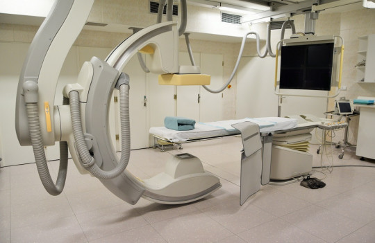 25. Rentgen s monitorem ke skiaskopii