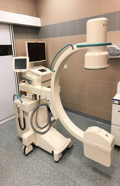 26. Pojízdný rentgen s monitorem ke skiaskopii