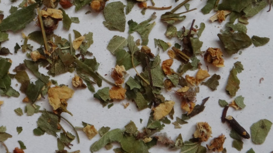 8. Droga Crataegi folium cum flore