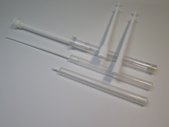 7. Příklady vaginálních aplikátorů.