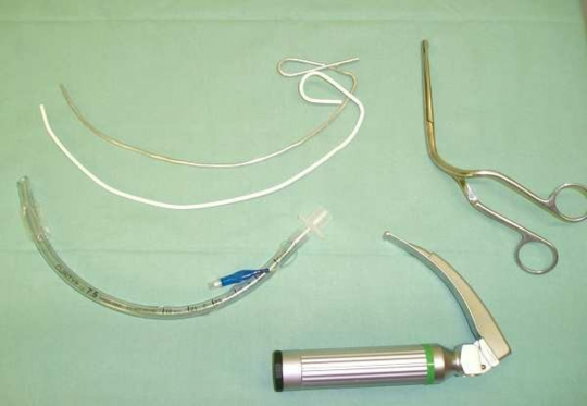 18. Pomůcky k endotracheální intubaci