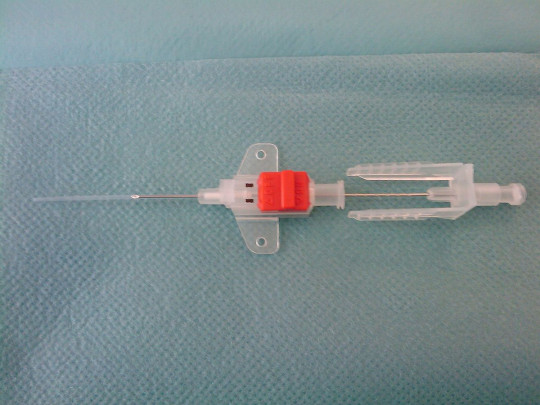 10. Arteriální katetr